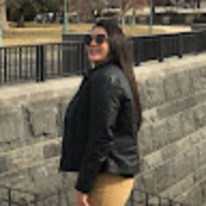 Meet your Posher, Lara